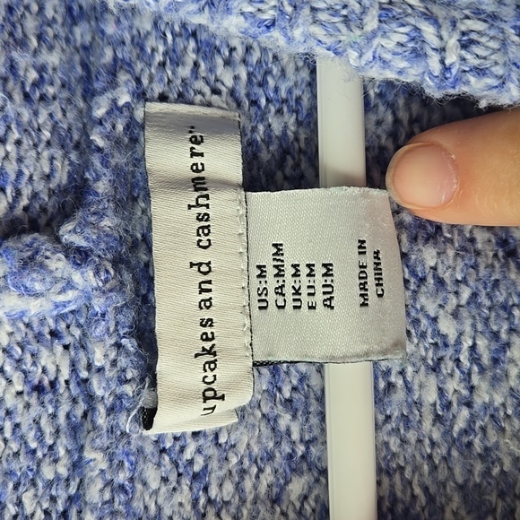 Cupcakes & Cashmere Snowflake Knit Hoodie - Picture 5 of 6